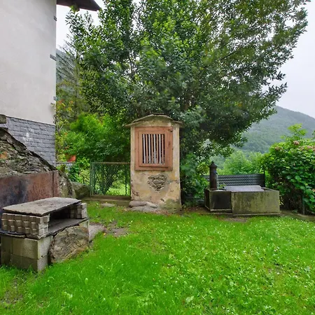 Lueisch Ketschu Near Gressoney Апартаменты Issime