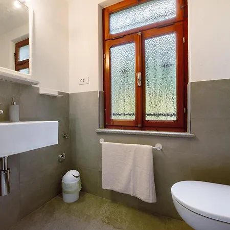 Lueisch Ketschu Near Gressoney