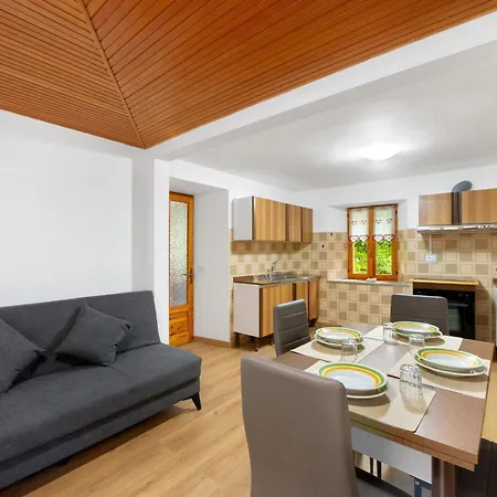 Lueisch Ketschu Near Gressoney