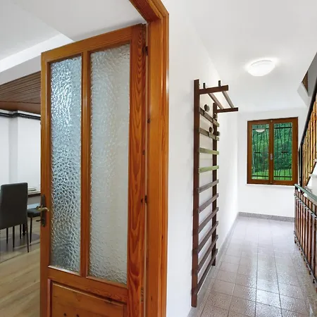 Апартаменты Lueisch Ketschu Near Gressoney *