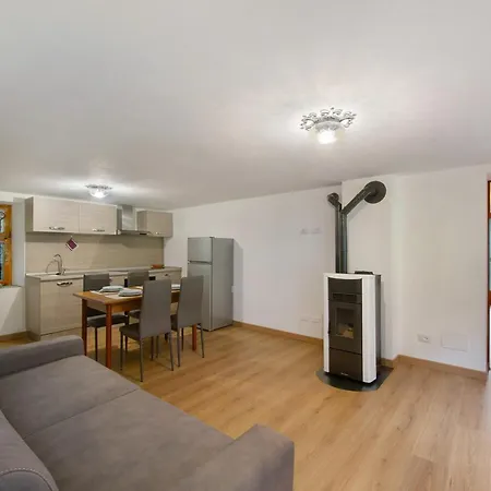Lueisch Ketschu Near Gressoney Апартаменты *