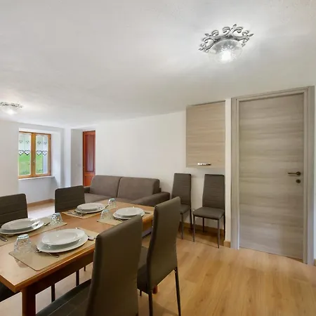 Lueisch Ketschu Near Gressoney Issime