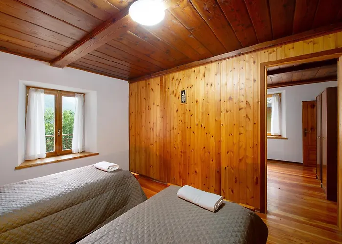 Lueisch Ketschu Near Gressoney