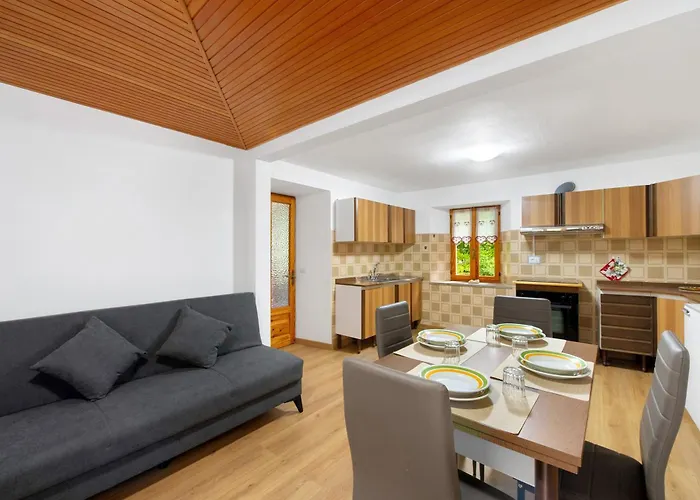 Lueisch Ketschu Near Gressoney